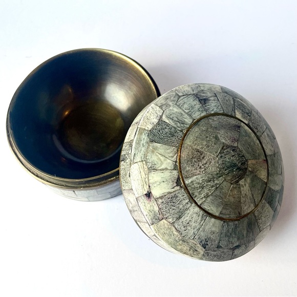 Interlude Home Gianna Bone and Brass Designer Trinket Boxes - Set of 2 - Picture 9 of 11